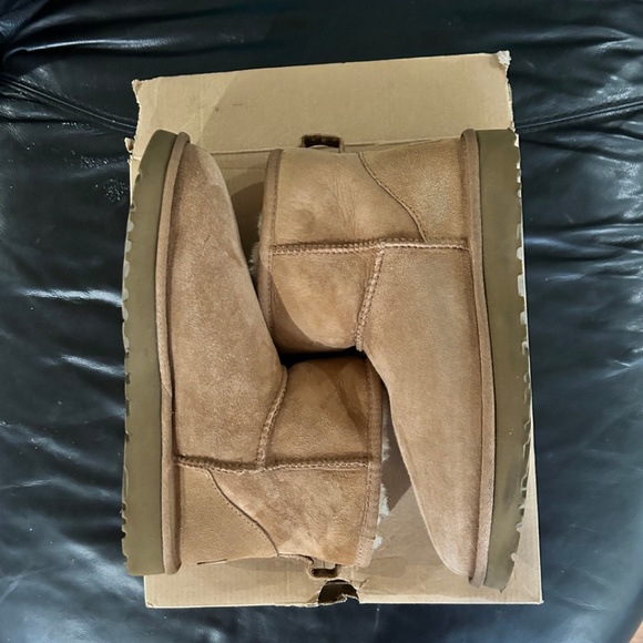 UGG - Women's Classic Mini II - Picture 5 of 5